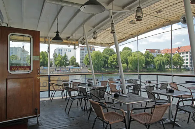 Floating Lounge at Shipotel