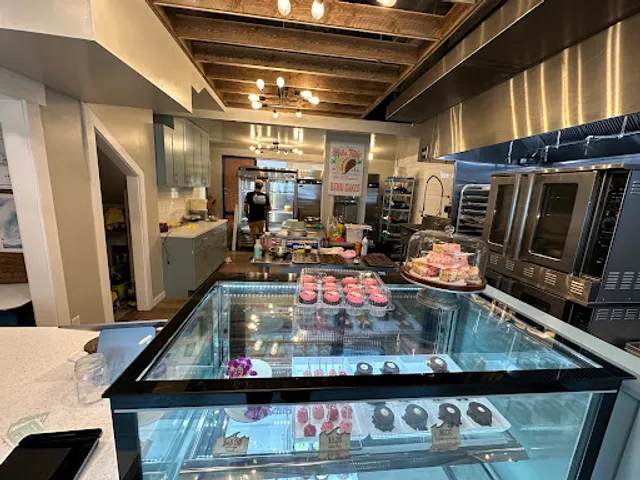 Oahu Bakes & Brew (Oahu Cakes)