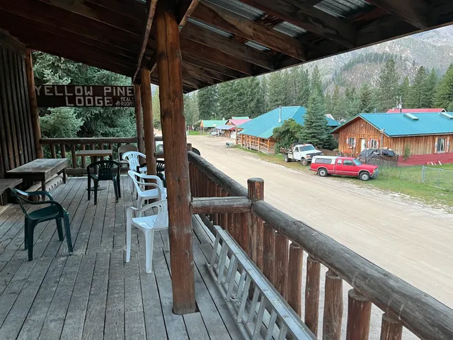 Yellow Pine Lodge