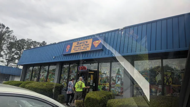 Dave's Comics & Collectibles