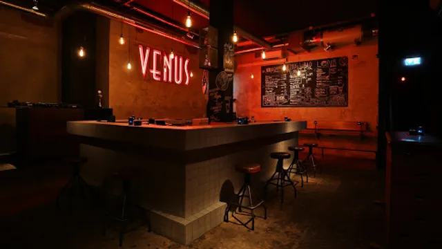 VENUS BAR