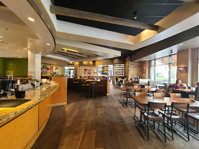 California Pizza Kitchen at Victoria Gardens