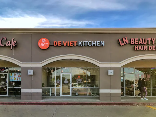 DE VIET KITCHEN