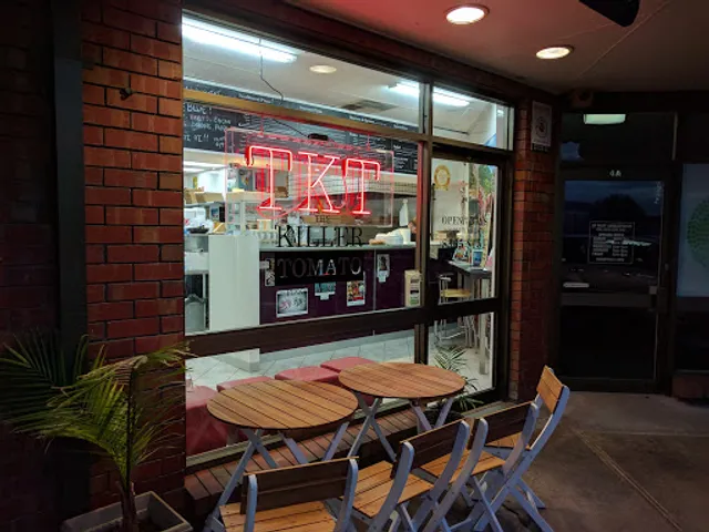The Killer Tomato Pizzeria - Newton