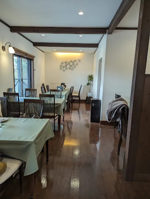 Cafe & Restaurant COCON