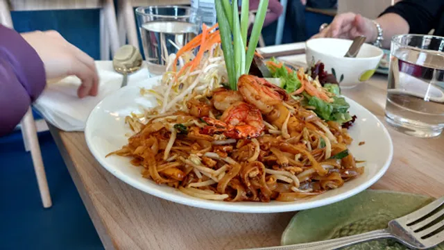 Kin Kao - Commercial Dr