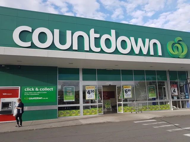 Woolworths Moorhouse Ave