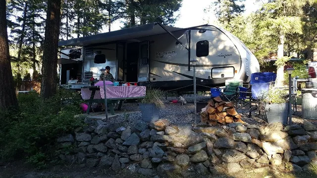 Pinegrove Campground & RV Park