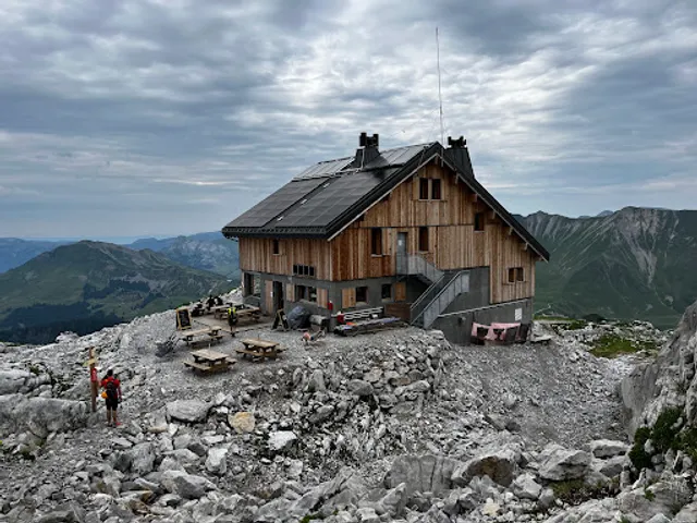 Refuge de la Pointe Percée