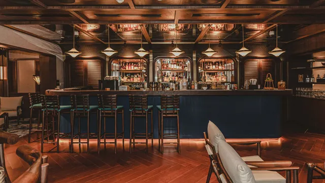 Domrei Bar & Cigar Lounge