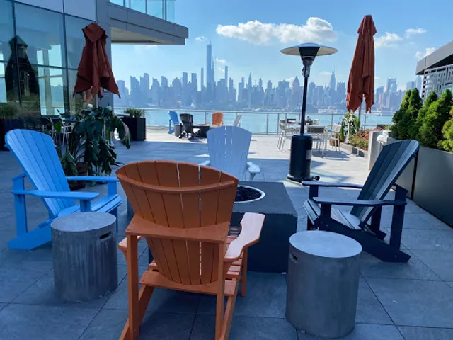 NoHu Rooftop Bar & Restaurant