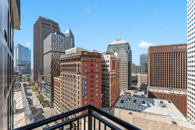 Skyline 776 Apartments