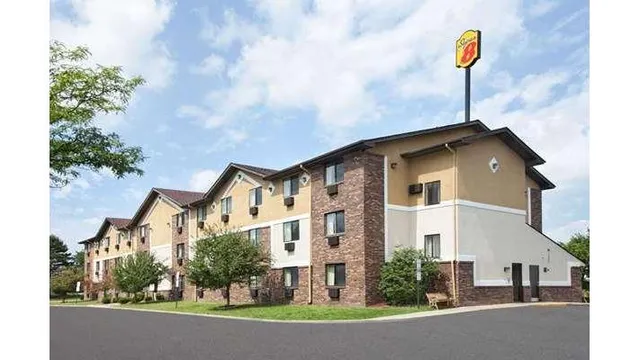 Super 8 by Wyndham Canton/Livonia Area