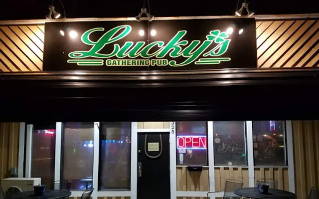 Lucky's Gathering Pub