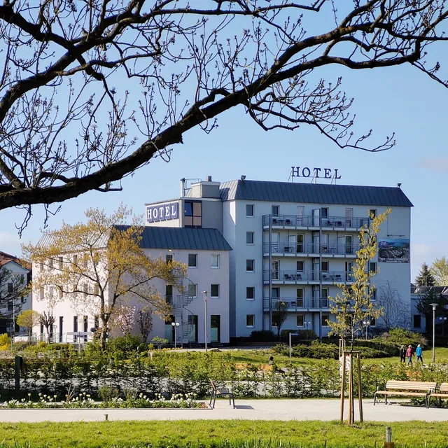 PARKHOTEL NEUBRANDENBURG