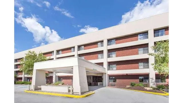 Days Inn by Wyndham Davenport