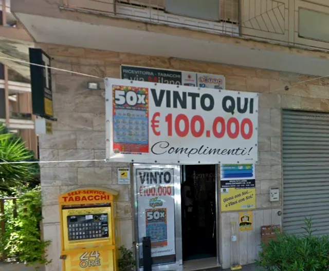 via Milano di Luana Manis