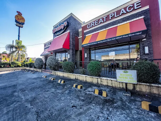 Shakey's Pizza Parlor