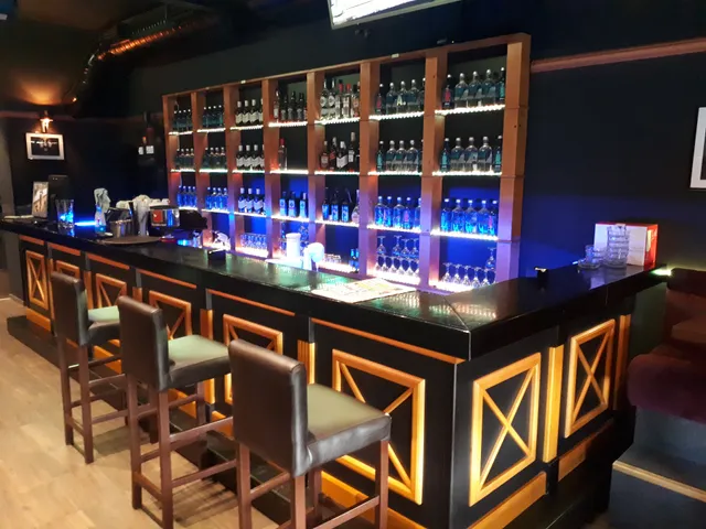 Caffe Club "ZEPPELIN"