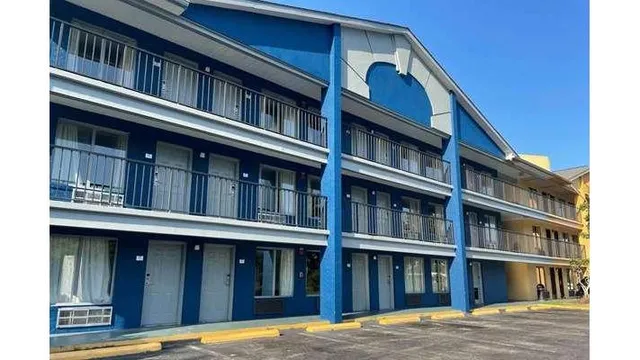 Travelodge by Wyndham Mobile, AL