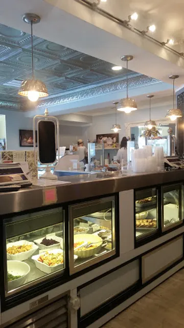 Savour Cafe & Bakery