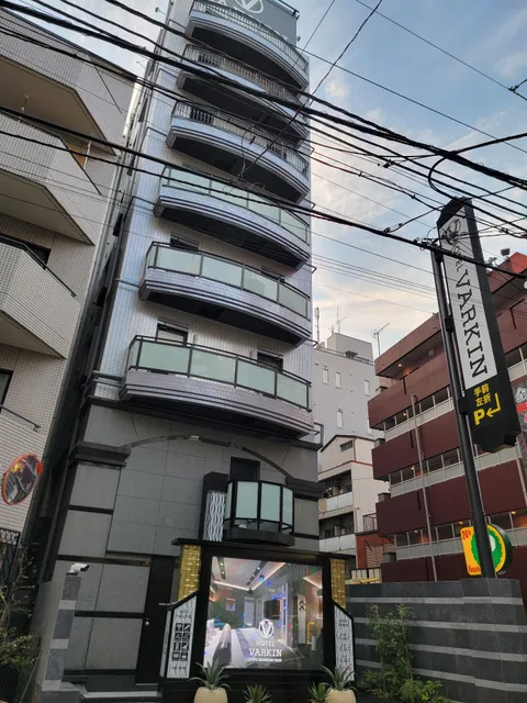 VARKIN Ikebukuro West