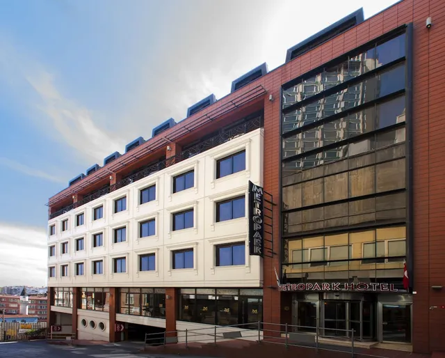 Metropark Hotel