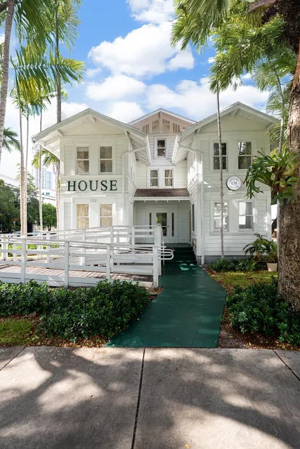 LouLou House & Indoor Playground