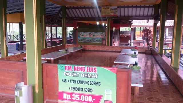 Rumah Makan Lesehan Khas Sunda 'Neng Euis'