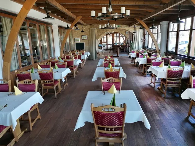 Piroska Csárda és Panzió