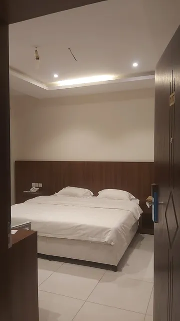 غرف وشقق مفروشة فاخرة للايجار الشهري