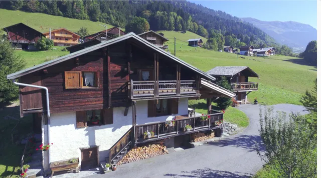 Chalets du Praz : chalets à la montagne (Arêches Beaufortain, Savoie)