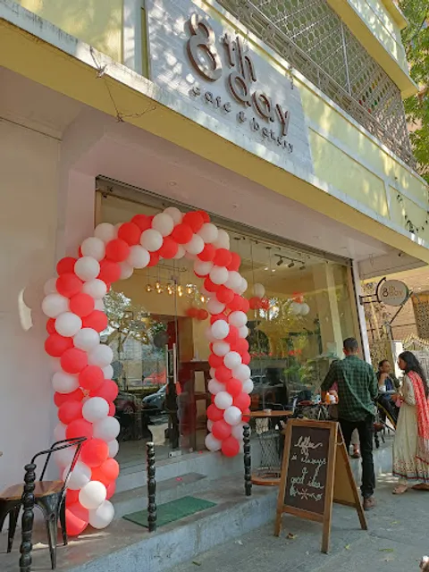 8th Day Café & Bakery