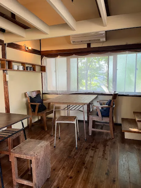 カフェと古道具 ハナモモ