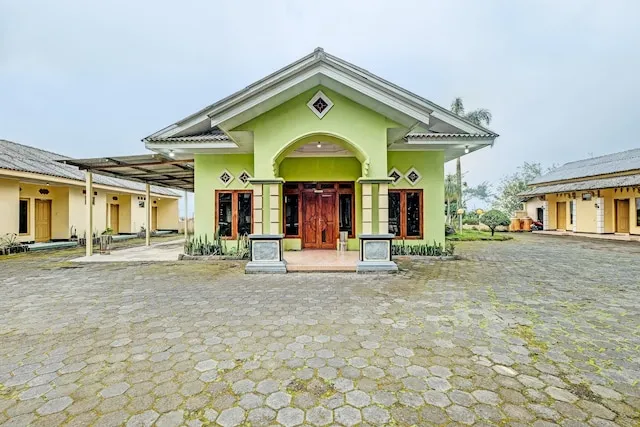 OYO 92406 Hotel Renata 1