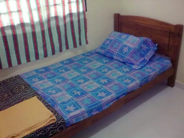 Bajet Homestay - Low Cost Houses