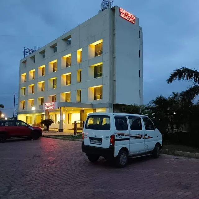 Hotel Greenery Seasons