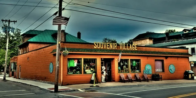 Souvenir Village