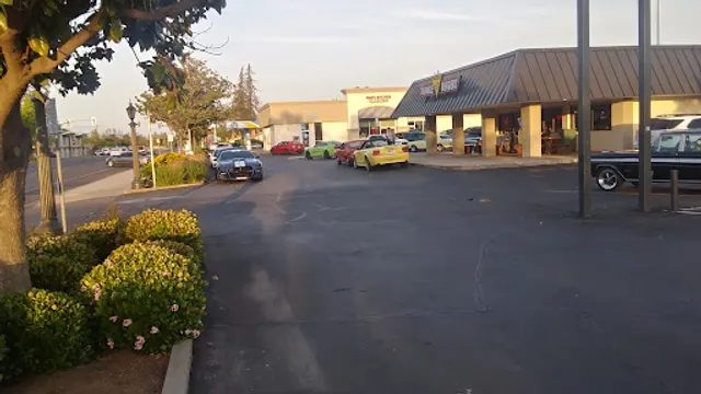 Triangle Drive In Burgers(Barstow)