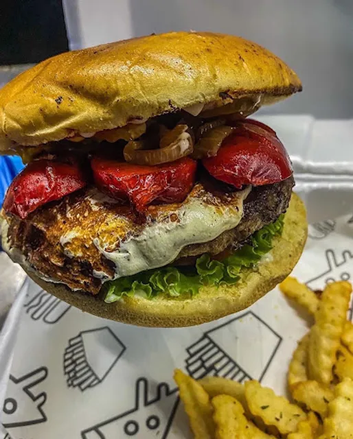 Pac-Man Hamburguesas, Hotdogs y Mas