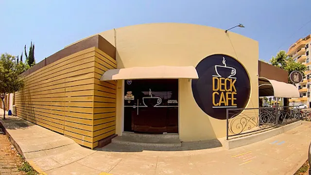 Deck café