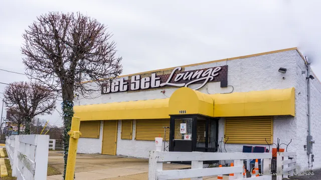 Jet Set Restaurant & Lounge