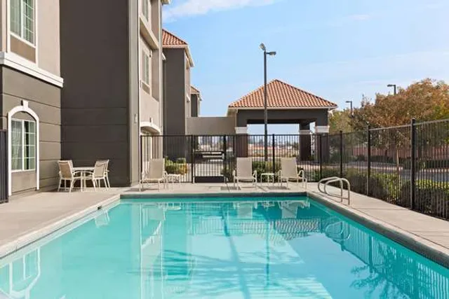 La Quinta Inn & Suites by Wyndham Fresno Northwest