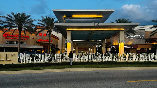 Apple University Town Center