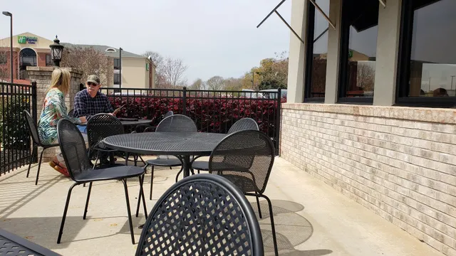 J Peters Grill & Bar - Lavonia