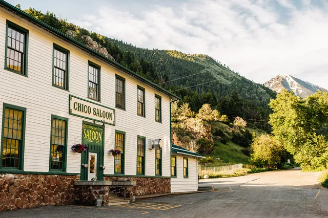 Chico Hot Springs Resort & Day Spa