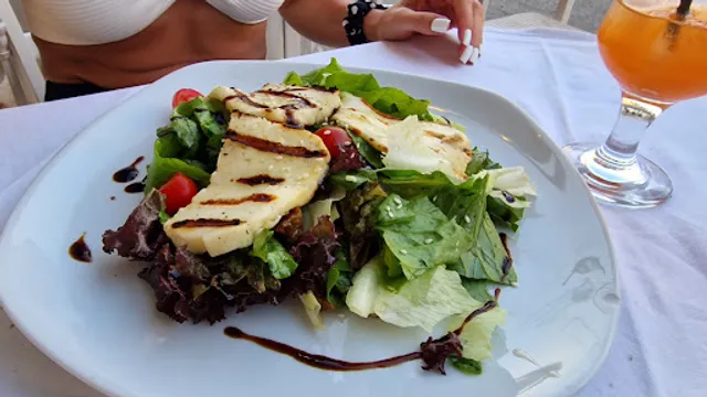 Vasilikos Taverna - Pizzeria