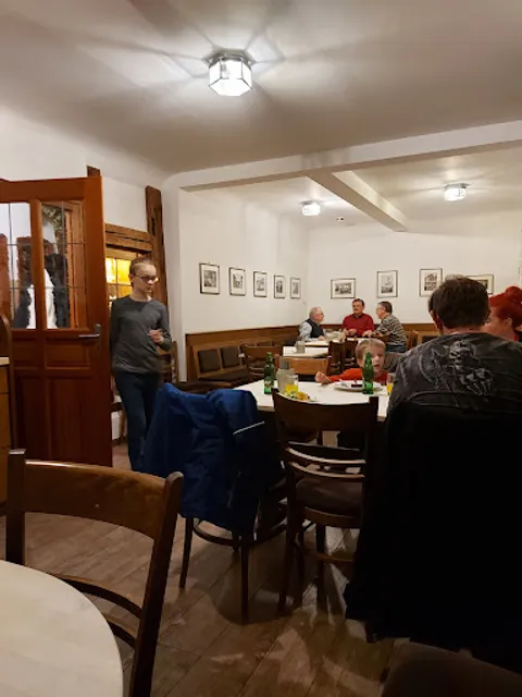 Brauerei-Gasthof & Brennerei Düll