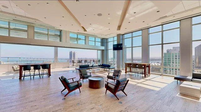 Ultimate Skybox at DiamondView Tower