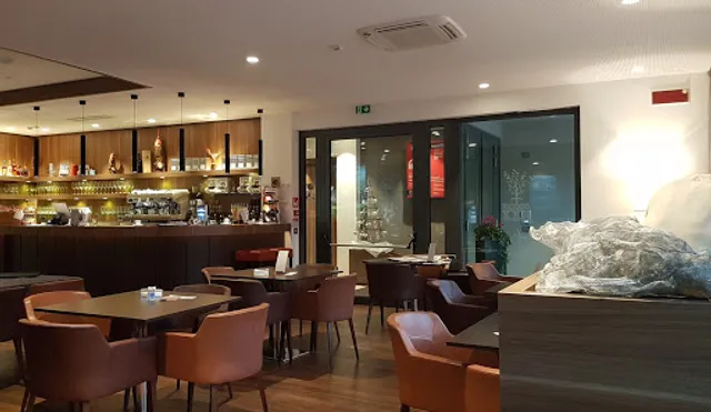 Bar Restaurant Société en Ville